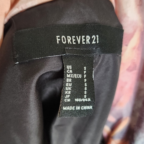 Forever 21 PREMIUM LABEL Cute Angelic Puffer Jacket S - Picture 4 of 6